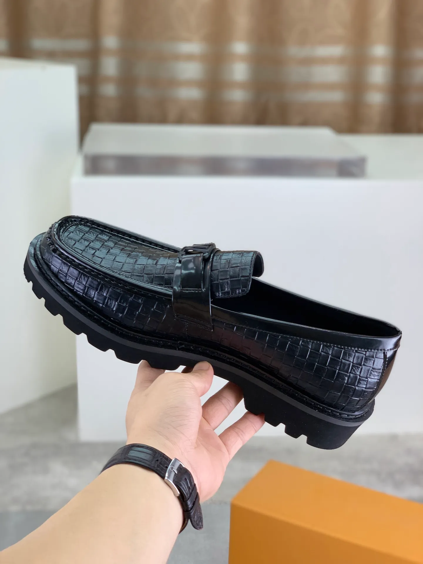 Factory price P820 💎💎💎LOUIS VUITTON [Louis Vuitton] - LV men's business casual leather shoes, luxurious and noble 👞All imported original cowhide, just to create a more comfortable wearing experience, upper: original high-end calfskin ➕Imported soft cowhide lining, original lightweight foam outsole ✔️ Color: 6️⃣colors available Size: 39-44 (38.45 46 can be customized (non-returnable)